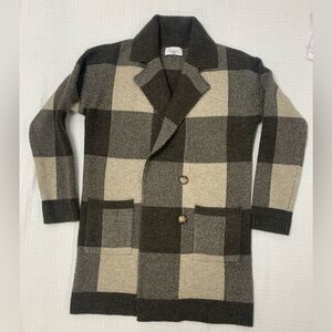 Korey brand. Stylish Checkered Jacket in Black and Tan cardigan with pockets.